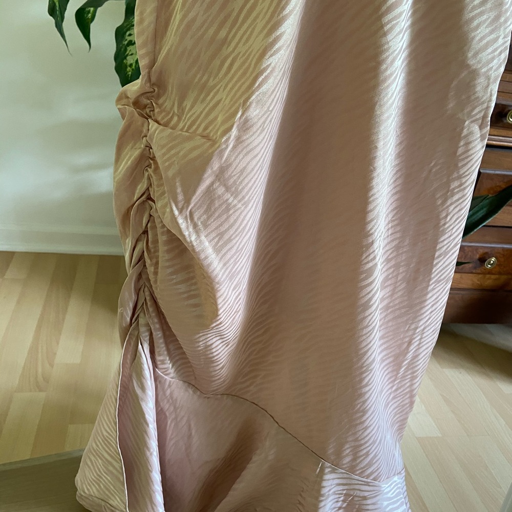 Dress - Picture 3 of 5